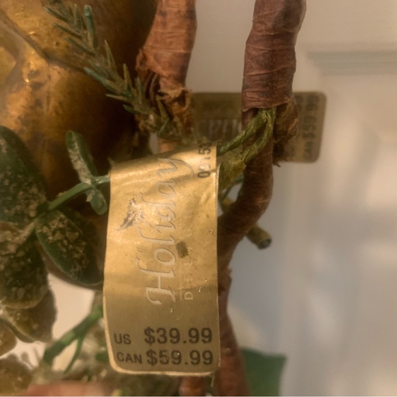 Closing Soon.✨ Winter Rose Garland Qt. 2 w 2 Cherubs. - Picture 6 of 14